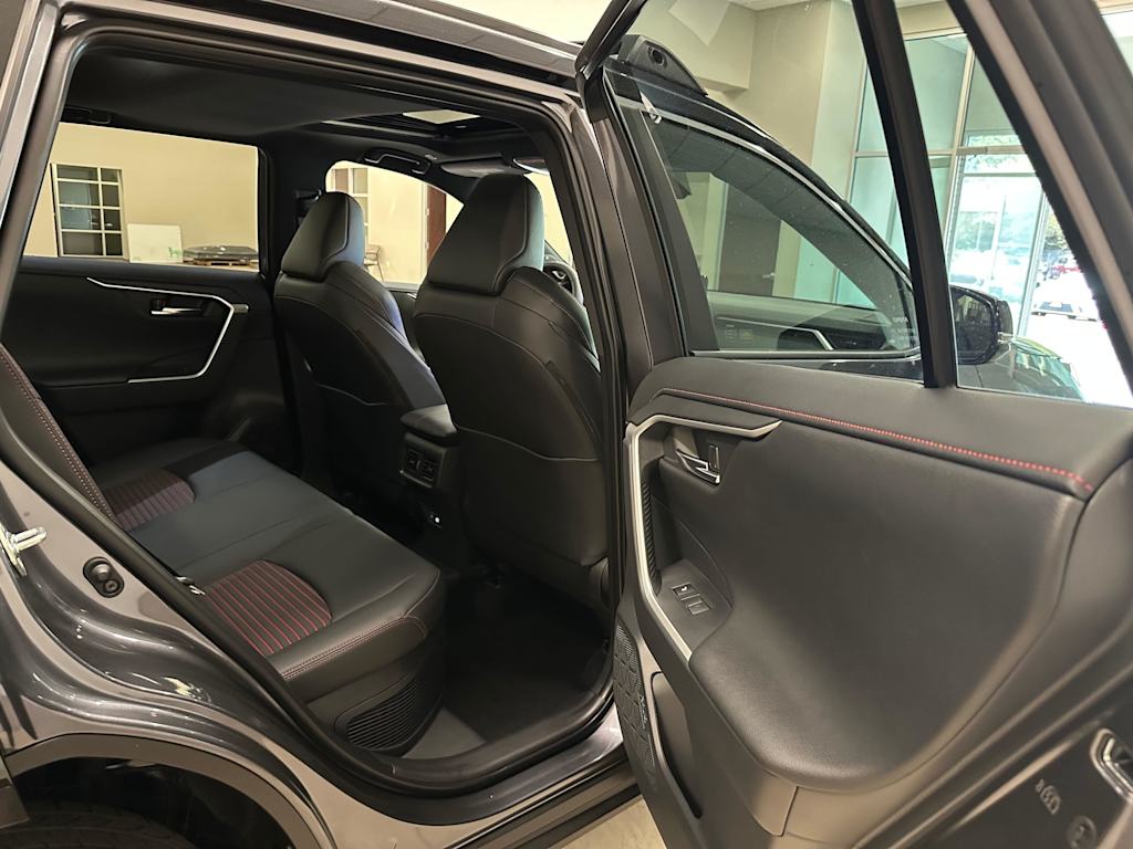 Thumbnail: 2025 Toyota RAV4 - 31