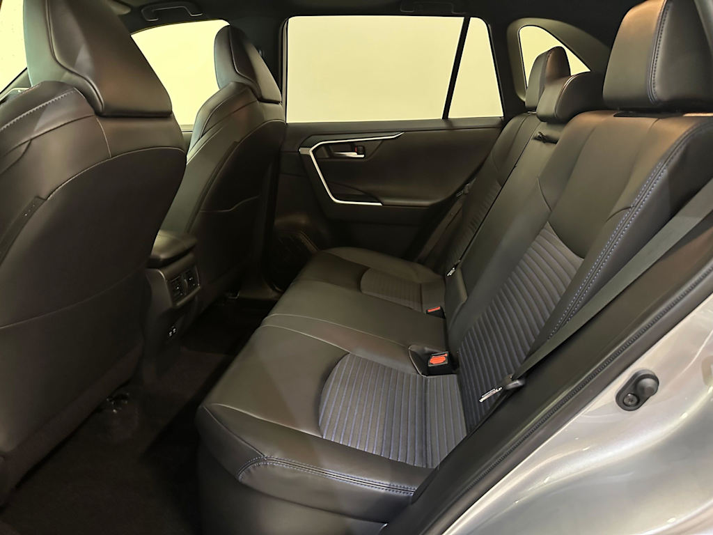 Thumbnail: 2019 Toyota RAV4 - 12