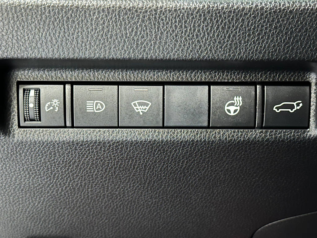 Thumbnail: 2019 Toyota RAV4 - 25