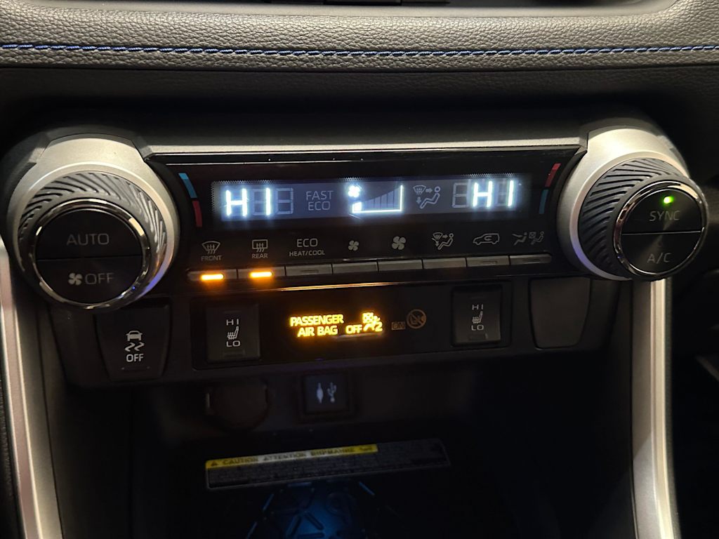 Thumbnail: 2019 Toyota RAV4 - 23