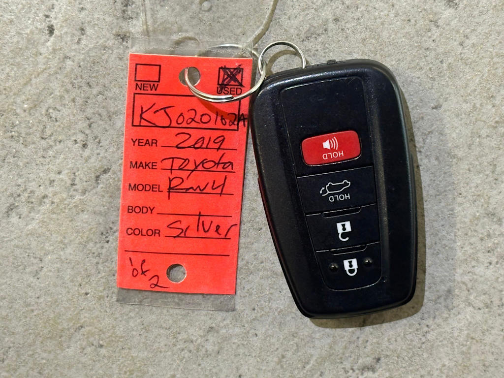 Thumbnail: 2019 Toyota RAV4 - 19