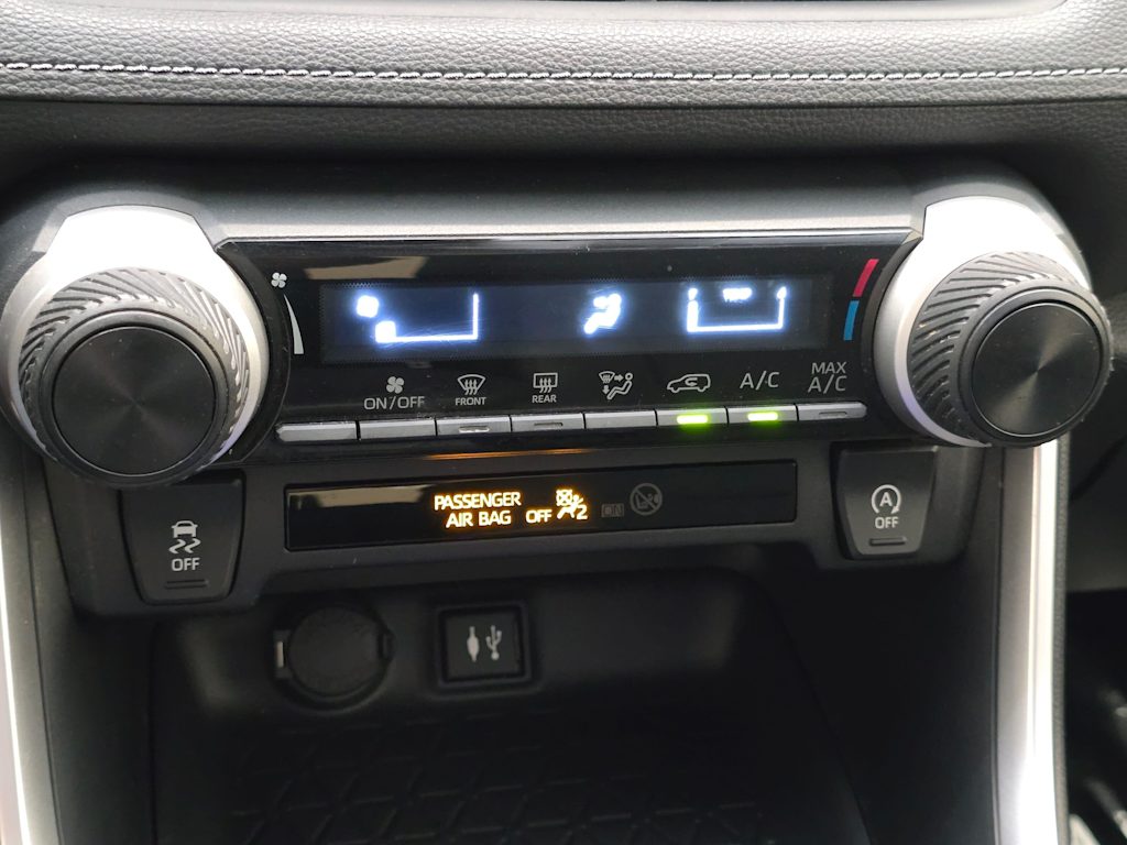 Thumbnail: 2019 Toyota RAV4 - 21