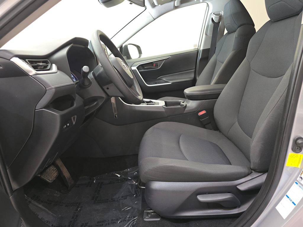 Thumbnail: 2019 Toyota RAV4 - 10