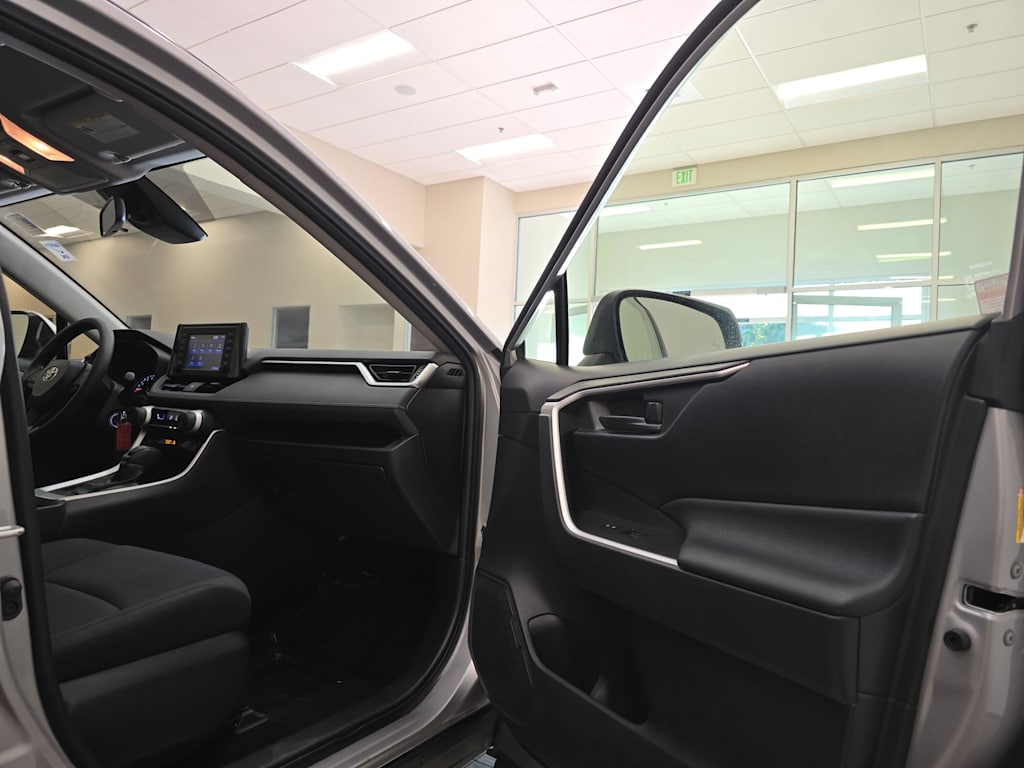 Thumbnail: 2019 Toyota RAV4 - 29