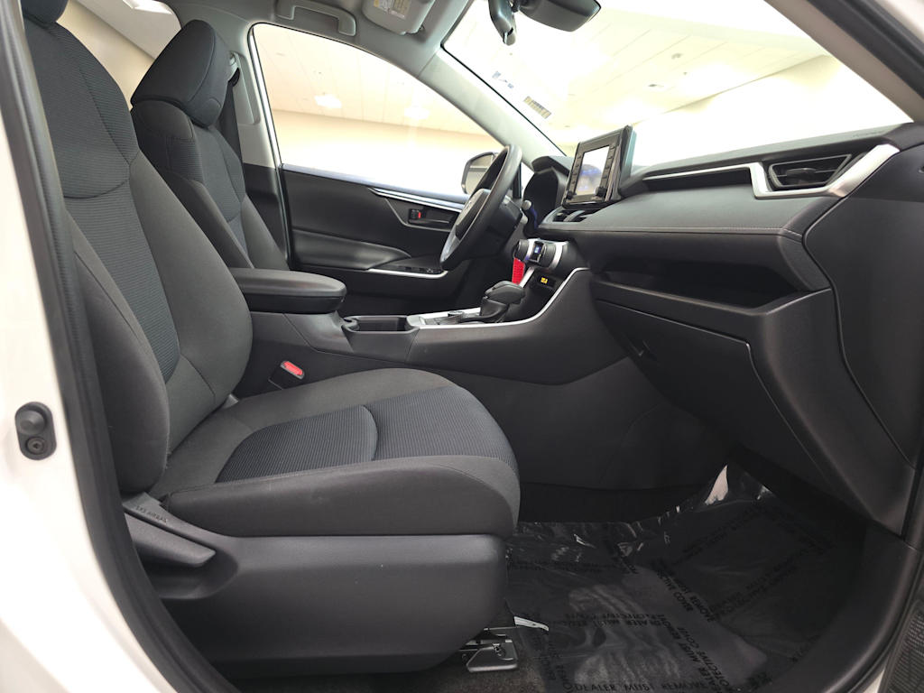 Thumbnail: 2020 Toyota RAV4 - 12