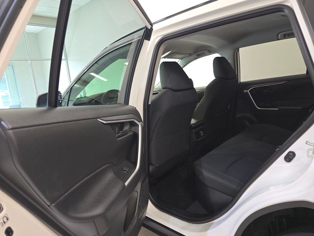 Thumbnail: 2020 Toyota RAV4 - 26