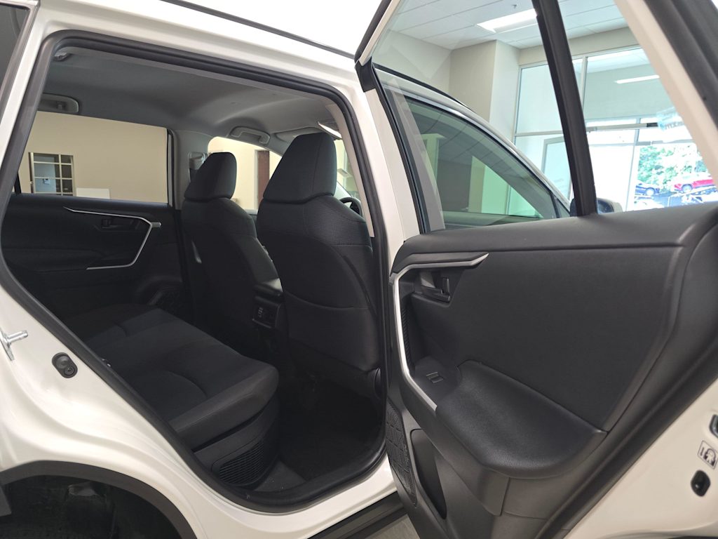 Thumbnail: 2020 Toyota RAV4 - 28