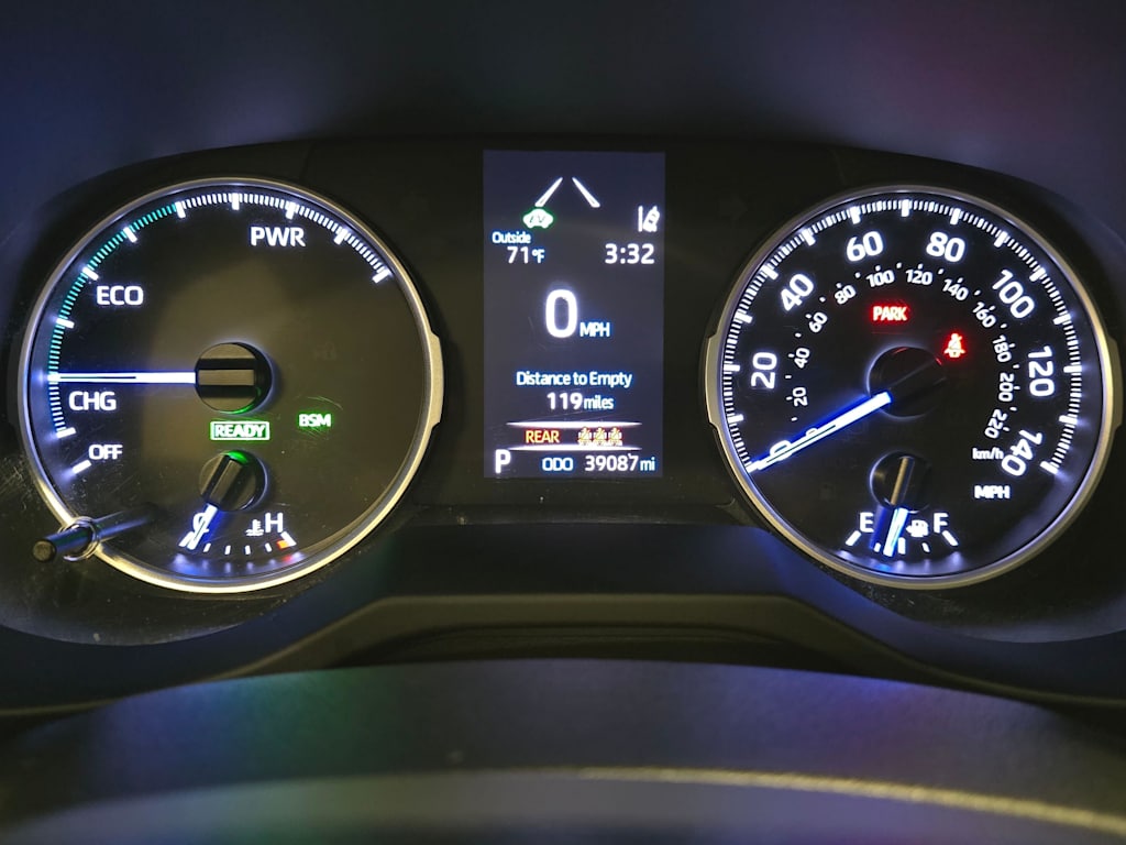 Thumbnail: 2020 Toyota RAV4 - 18