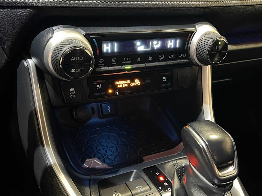 Thumbnail: 2021 Toyota RAV4 - 28