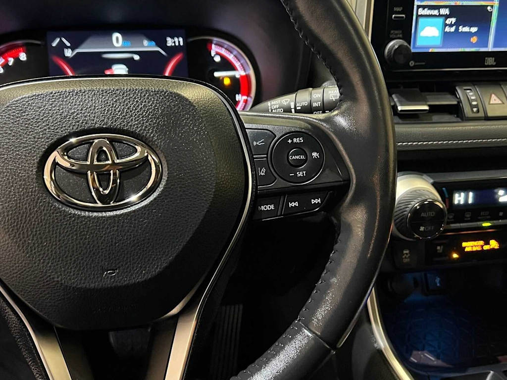 Thumbnail: 2021 Toyota RAV4 - 25