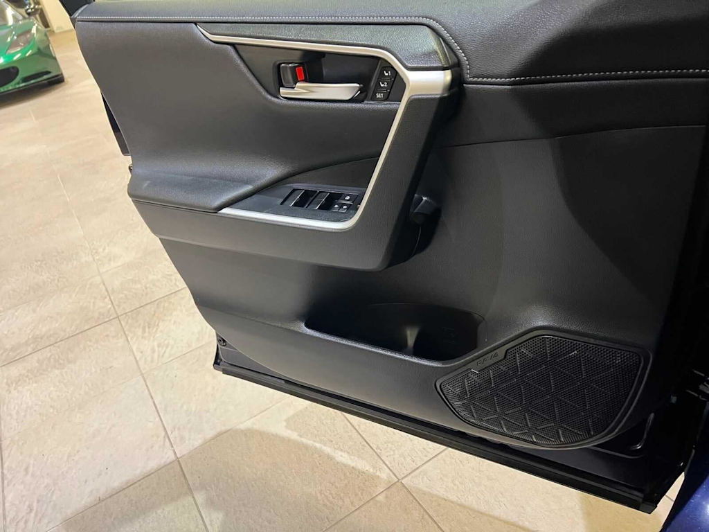 Thumbnail: 2021 Toyota RAV4 - 24