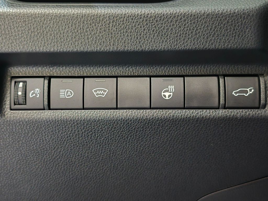 Thumbnail: 2025 Toyota RAV4 - 25