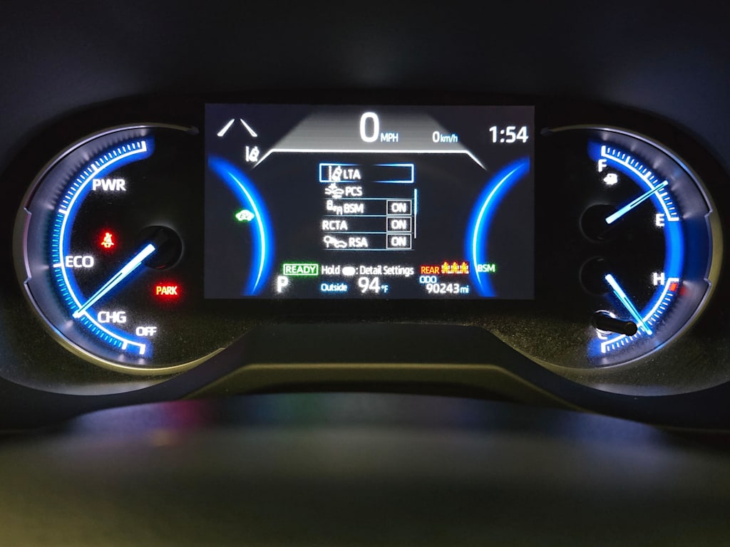 Thumbnail: 2023 Toyota RAV4 - 18