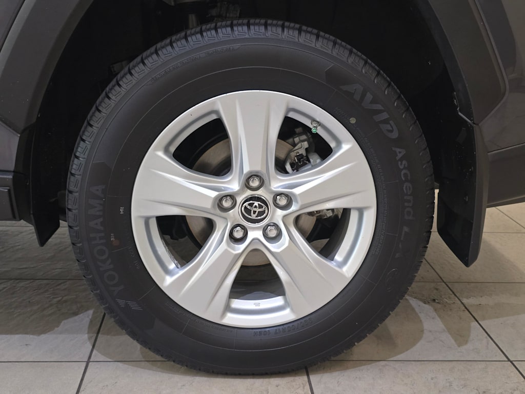 Thumbnail: 2019 Toyota RAV4 - 8