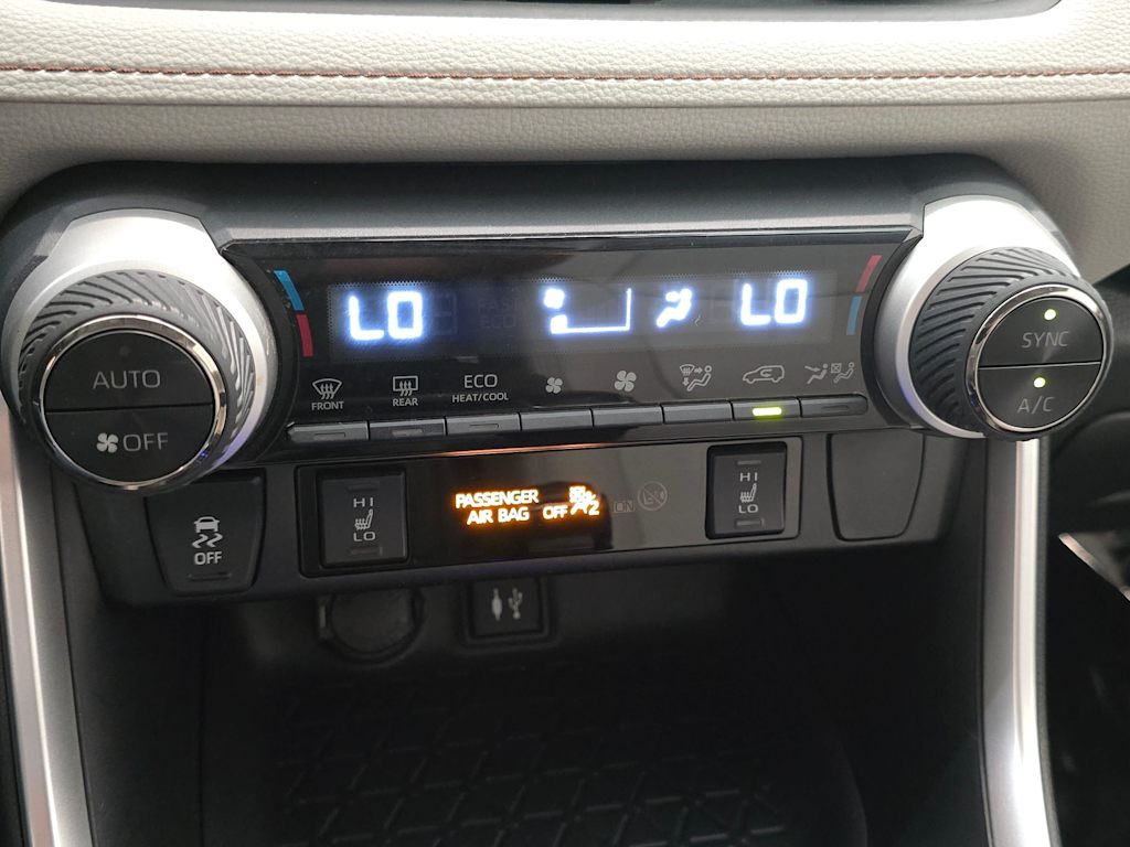 Thumbnail: 2019 Toyota RAV4 - 23