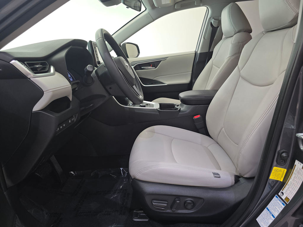 Thumbnail: 2019 Toyota RAV4 - 11