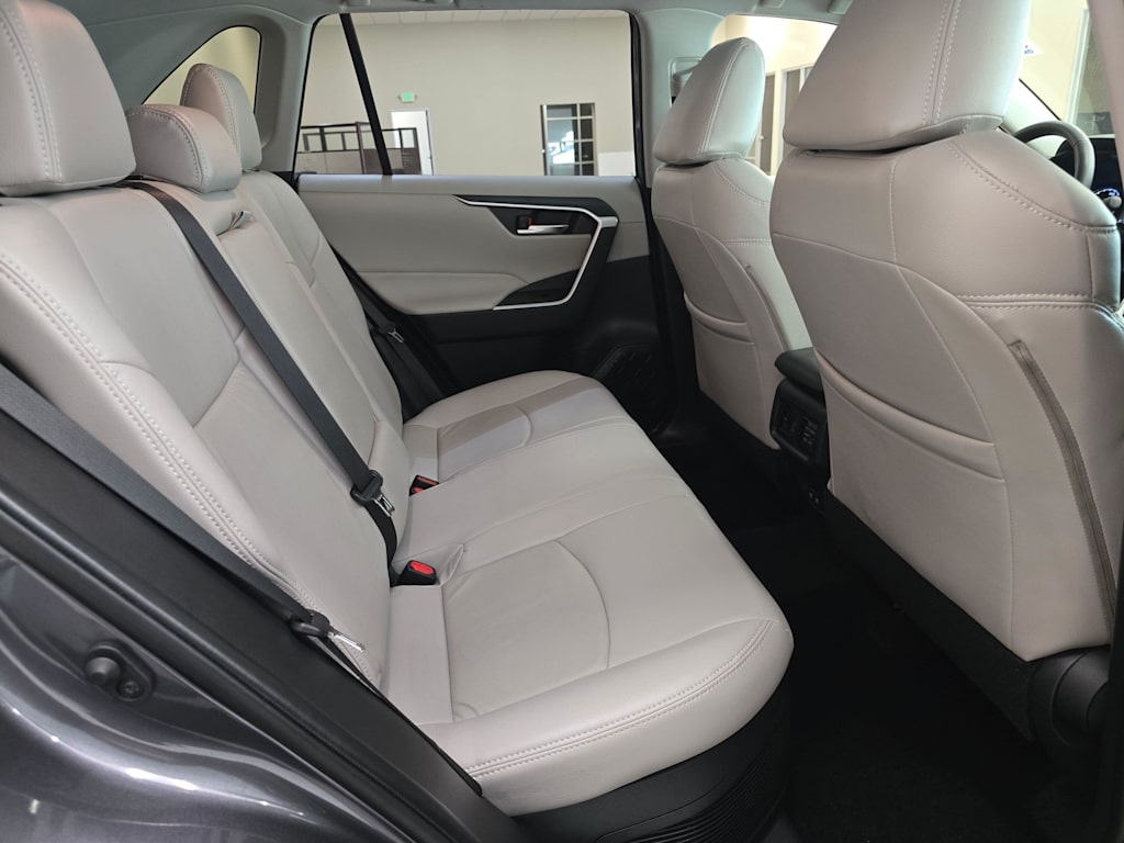 Thumbnail: 2019 Toyota RAV4 - 30