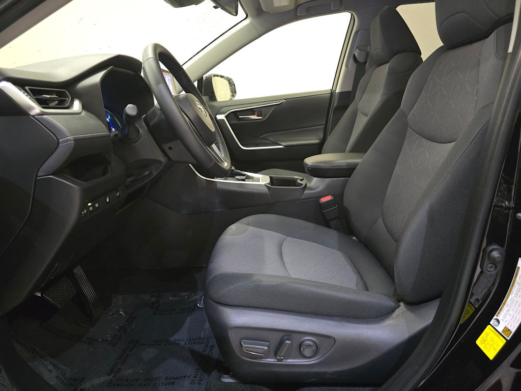 Thumbnail: 2025 Toyota RAV4 - 11