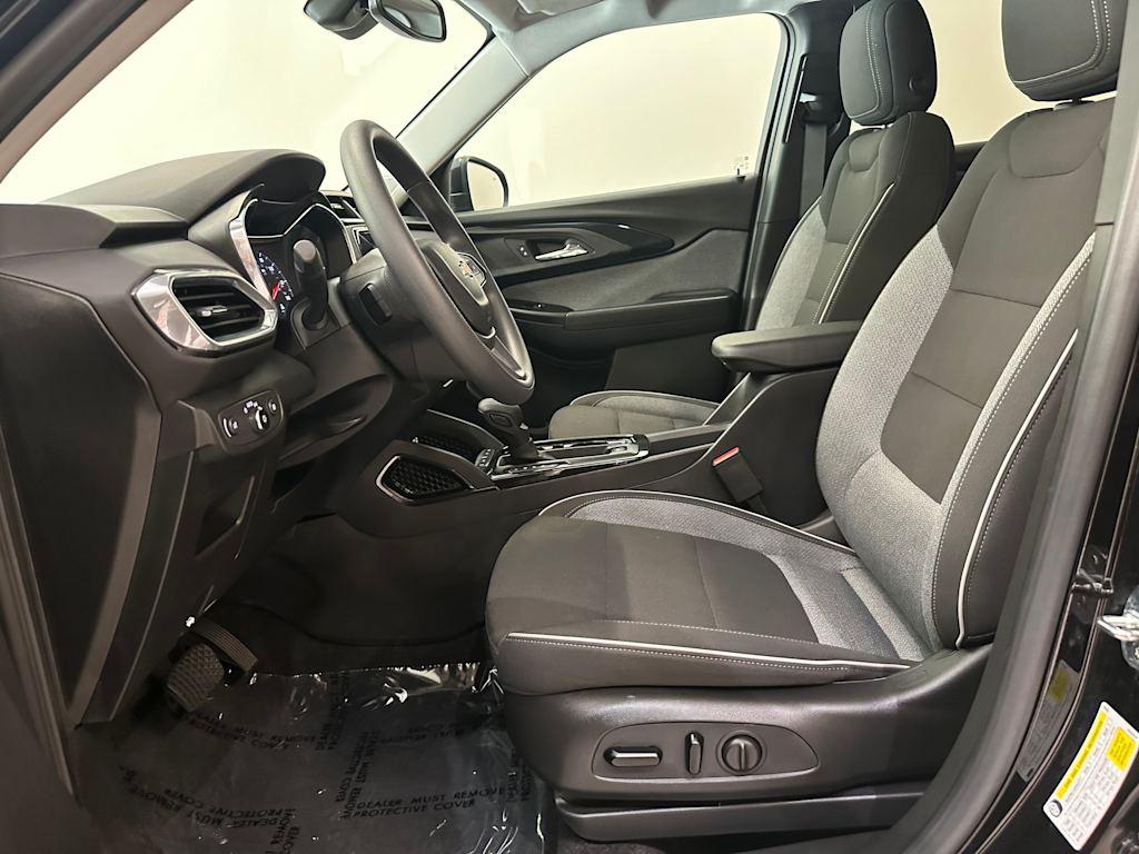 Thumbnail: 2023 Chevrolet TrailBlazer - 10