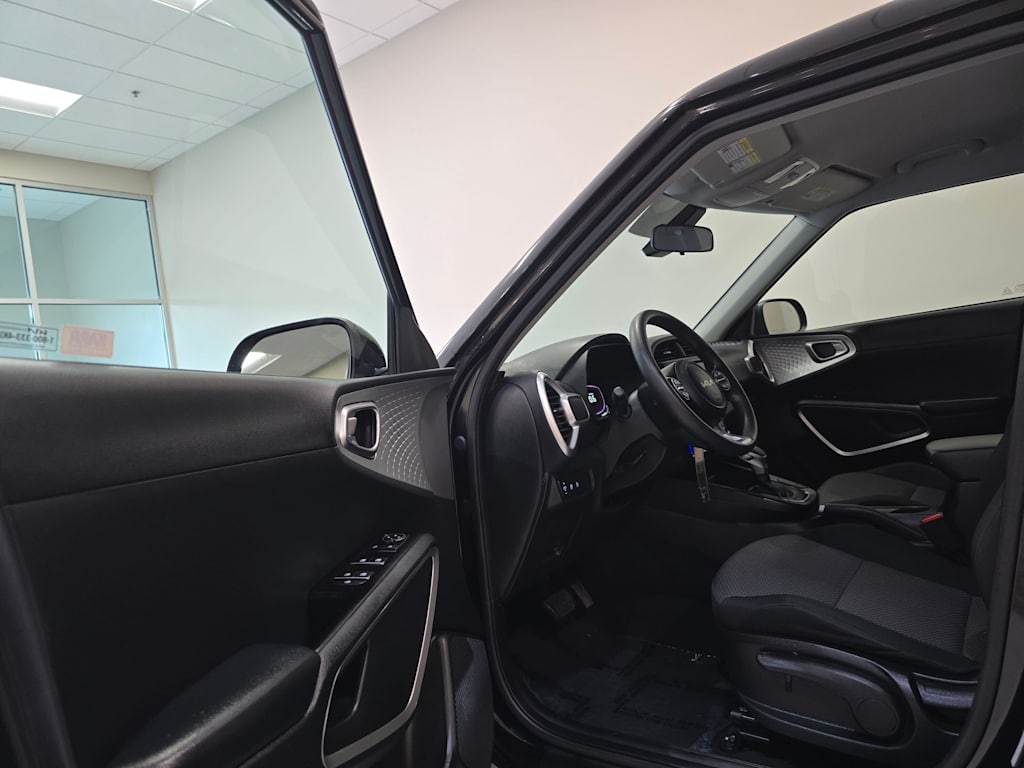 Thumbnail: 2023 Kia Soul - 15