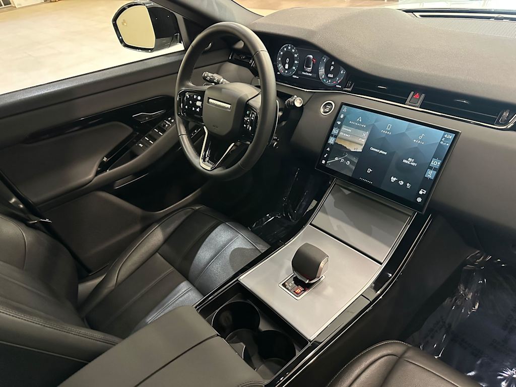Thumbnail: 2025 Land Rover Range Rover Evoque - 31