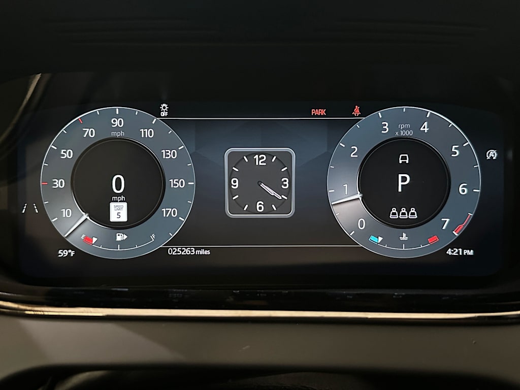Thumbnail: 2025 Land Rover Range Rover Evoque - 18