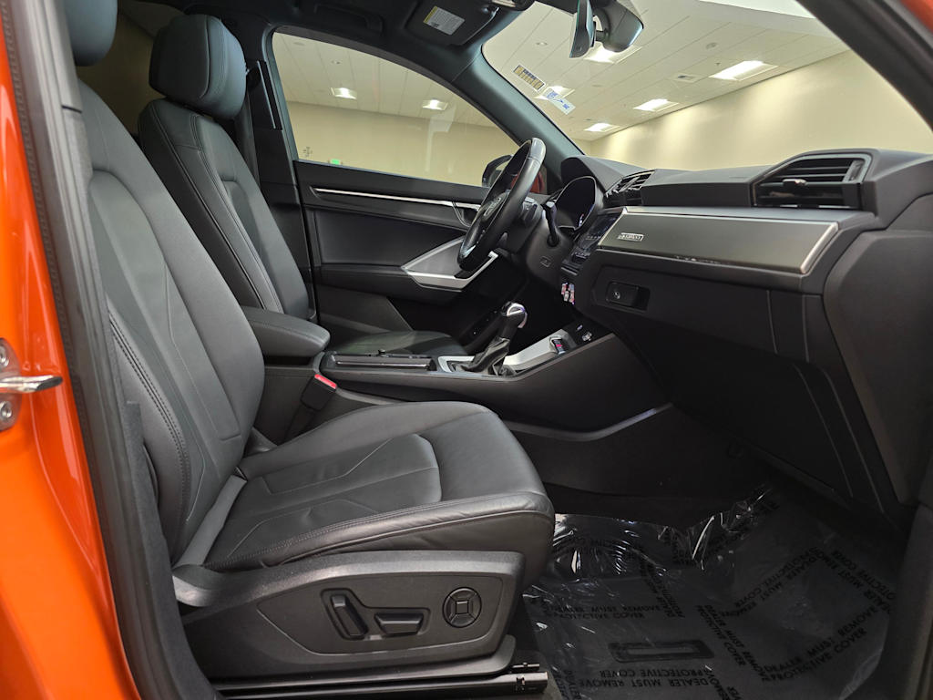 Thumbnail: 2023 Audi Q3 - 10