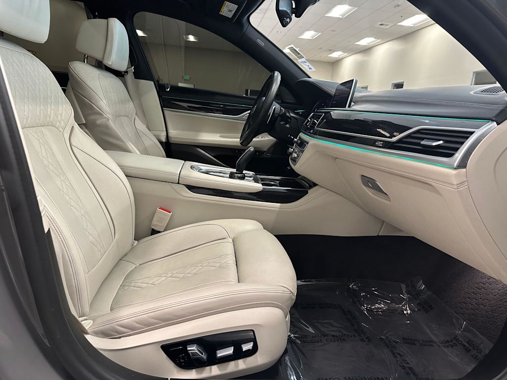 Thumbnail: 2021 BMW 7 Series - 31