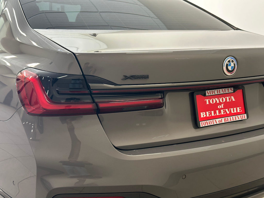 Thumbnail: 2021 BMW 7 Series - 22