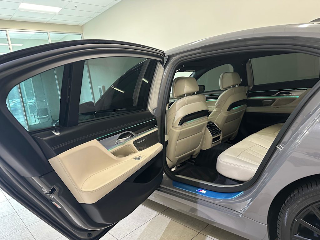 Thumbnail: 2021 BMW 7 Series - 29