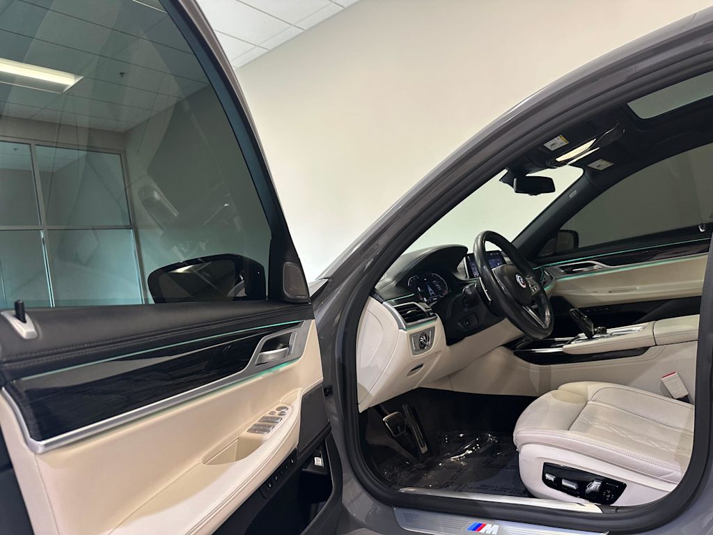 Thumbnail: 2021 BMW 7 Series - 14