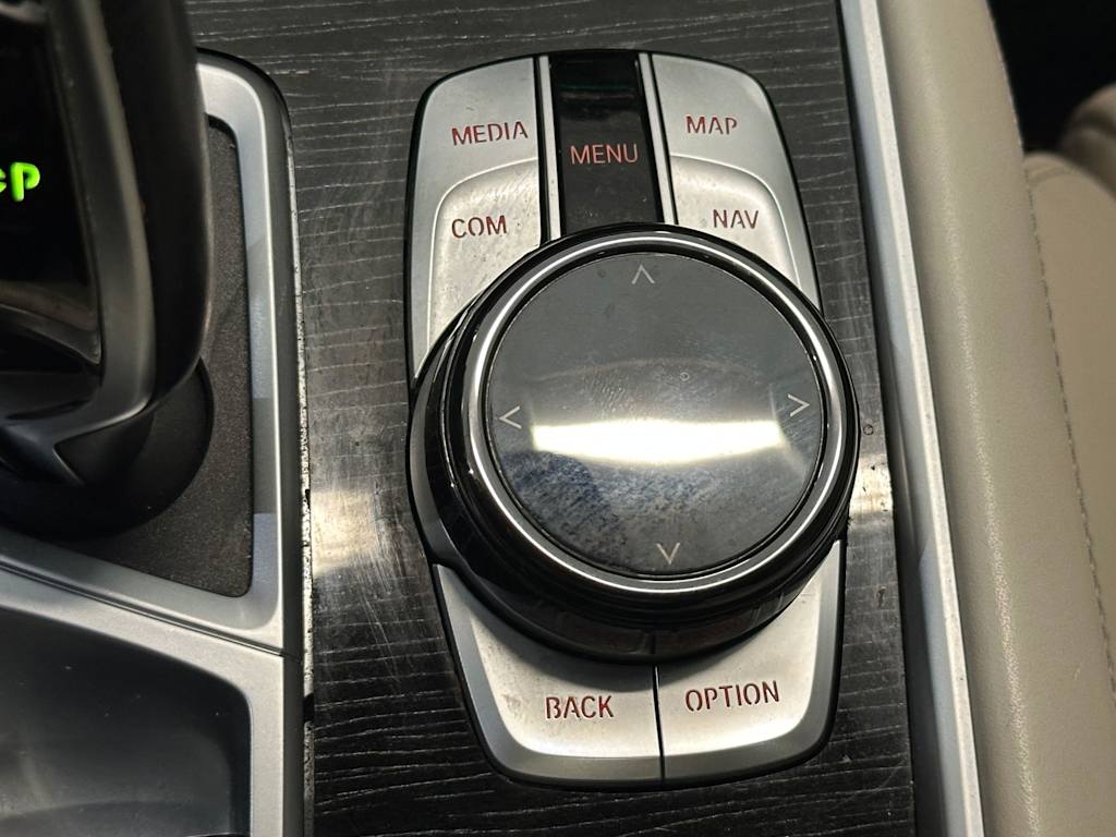 Thumbnail: 2021 BMW 7 Series - 16