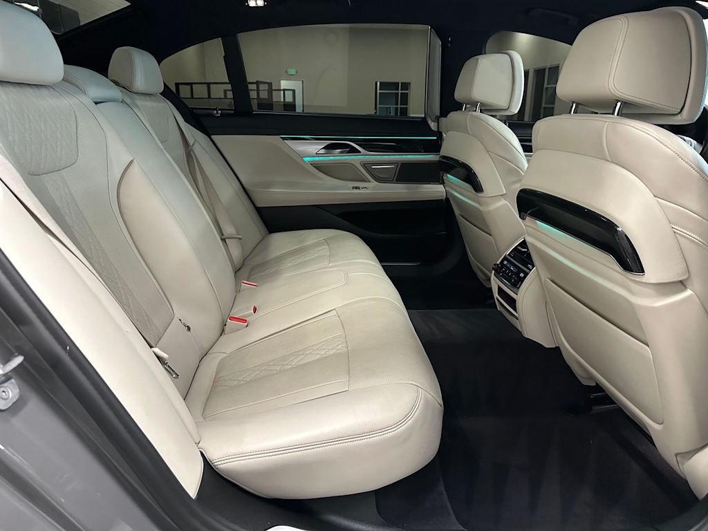 Thumbnail: 2021 BMW 7 Series - 12