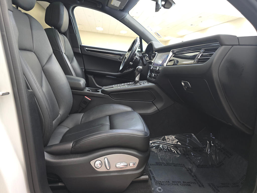 Thumbnail: 2019 Porsche Macan - 12