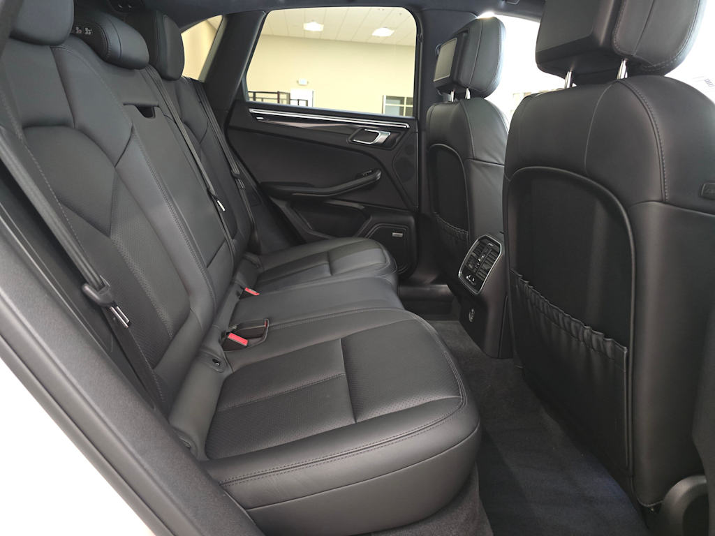 Thumbnail: 2019 Porsche Macan - 31