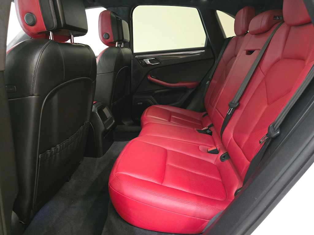 Thumbnail: 2015 Porsche Macan - 13