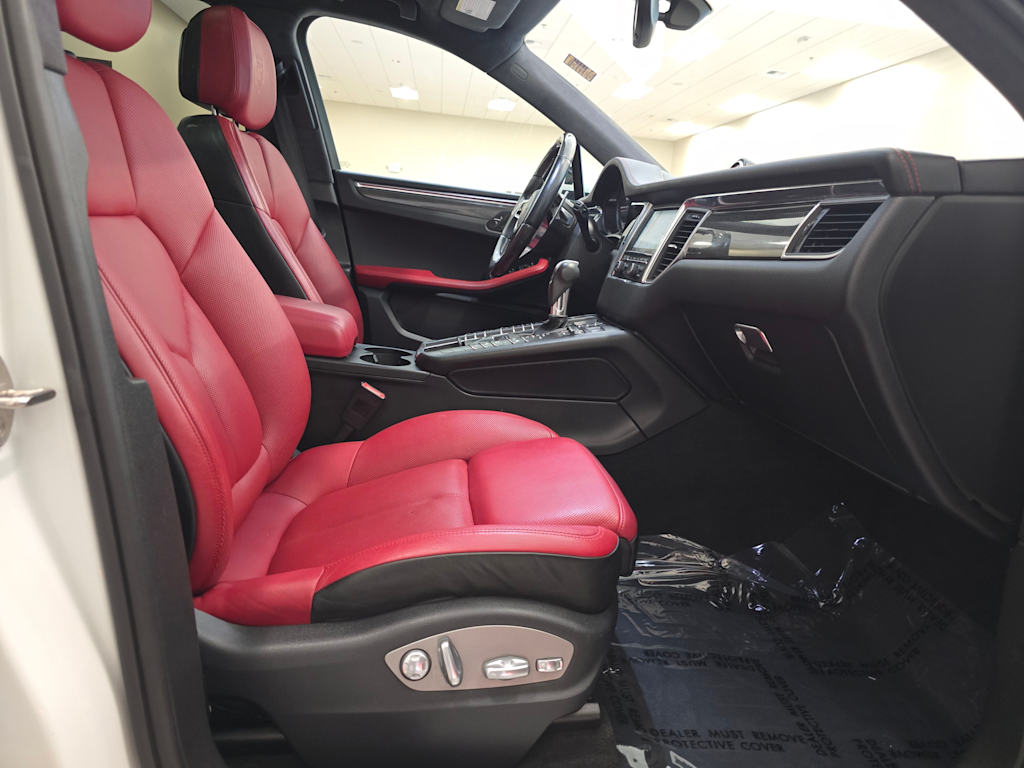 Thumbnail: 2015 Porsche Macan - 12