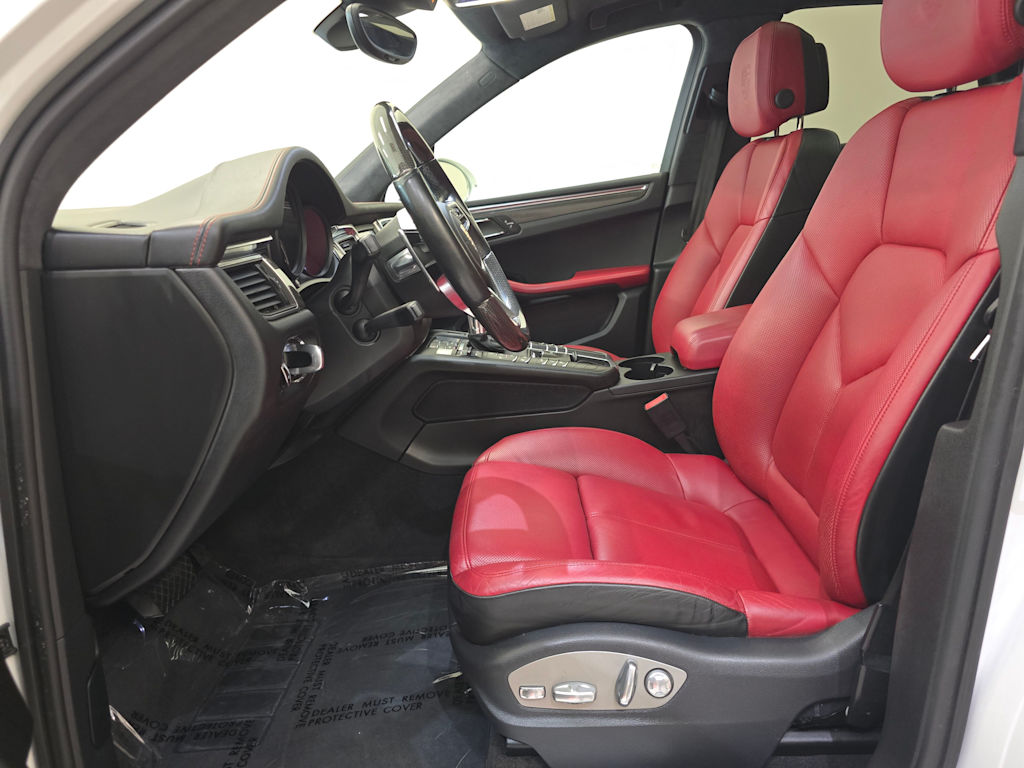 Thumbnail: 2015 Porsche Macan - 11