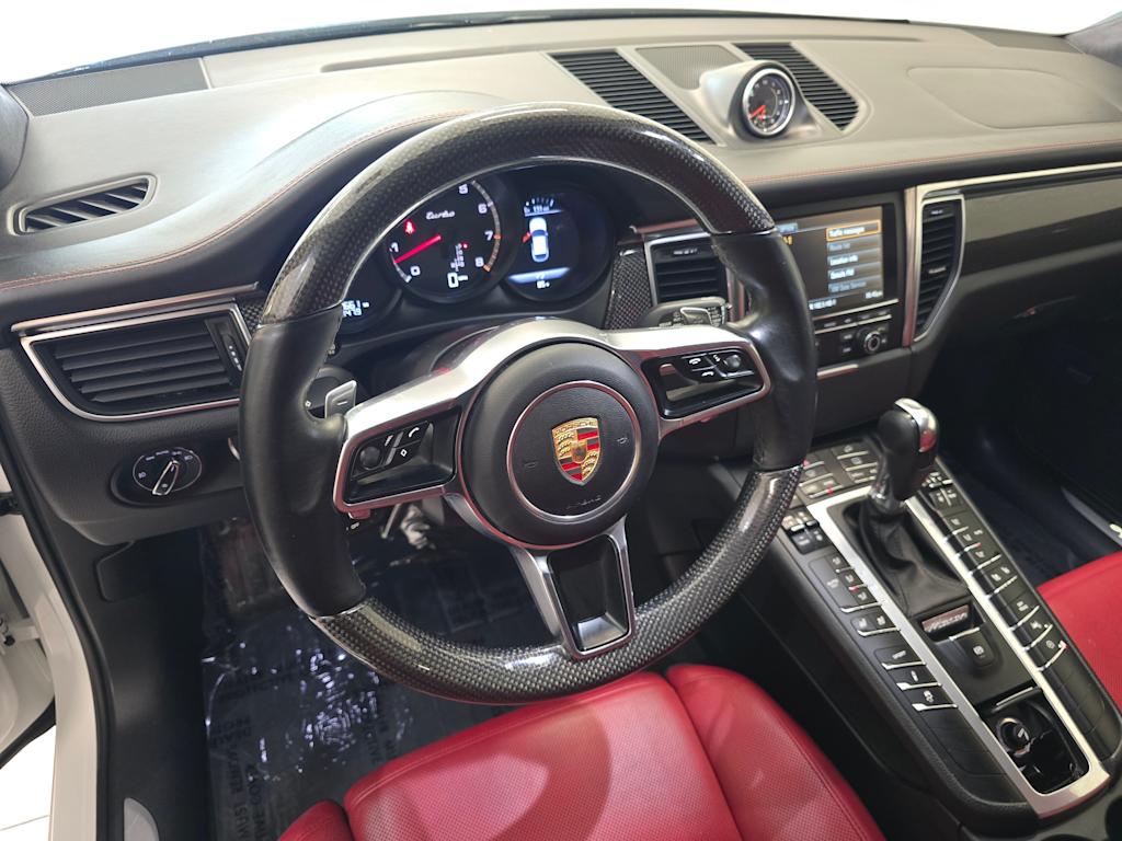 Thumbnail: 2015 Porsche Macan - 2