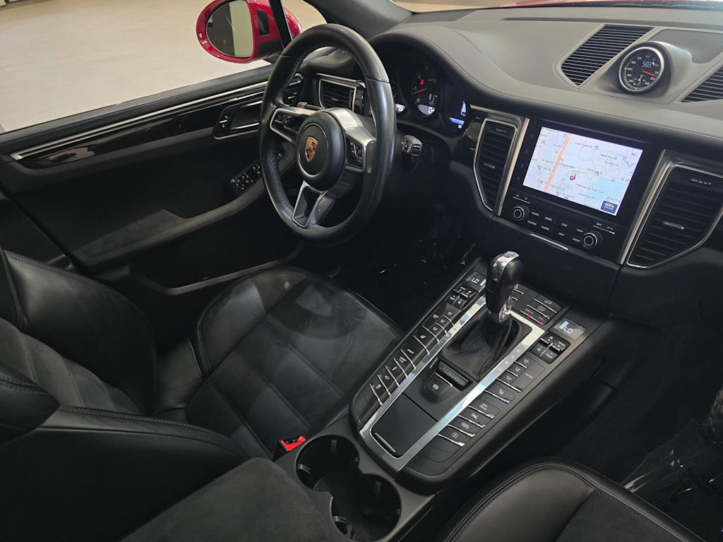 Thumbnail: 2017 Porsche Macan - 14