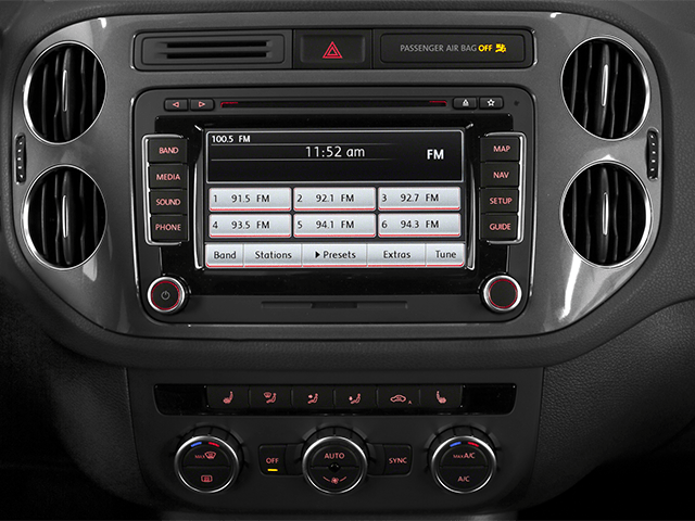 Thumbnail: 2013 Volkswagen Tiguan - 12