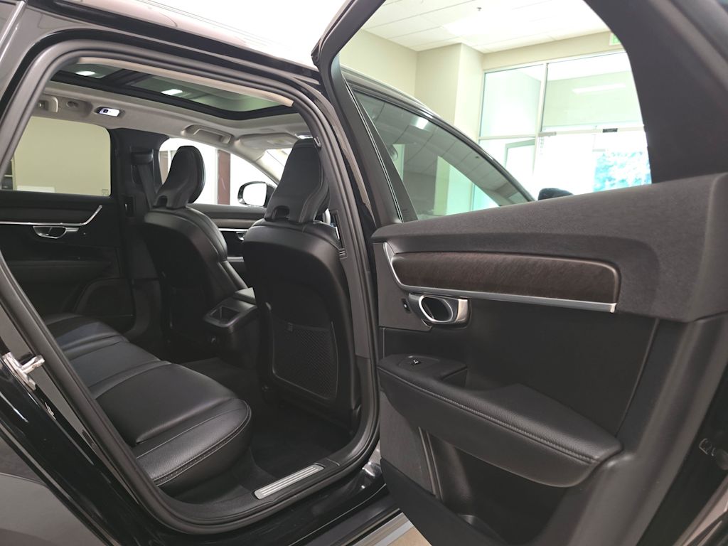 Thumbnail: 2019 Volvo V90 - 31