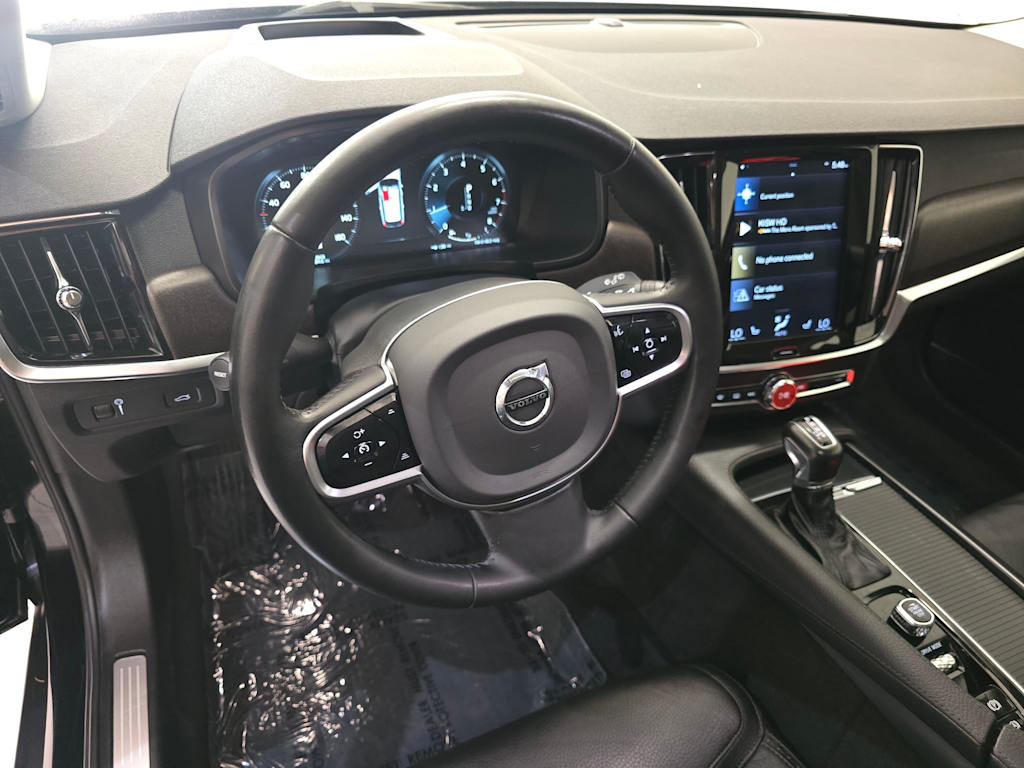 Thumbnail: 2019 Volvo V90 - 2