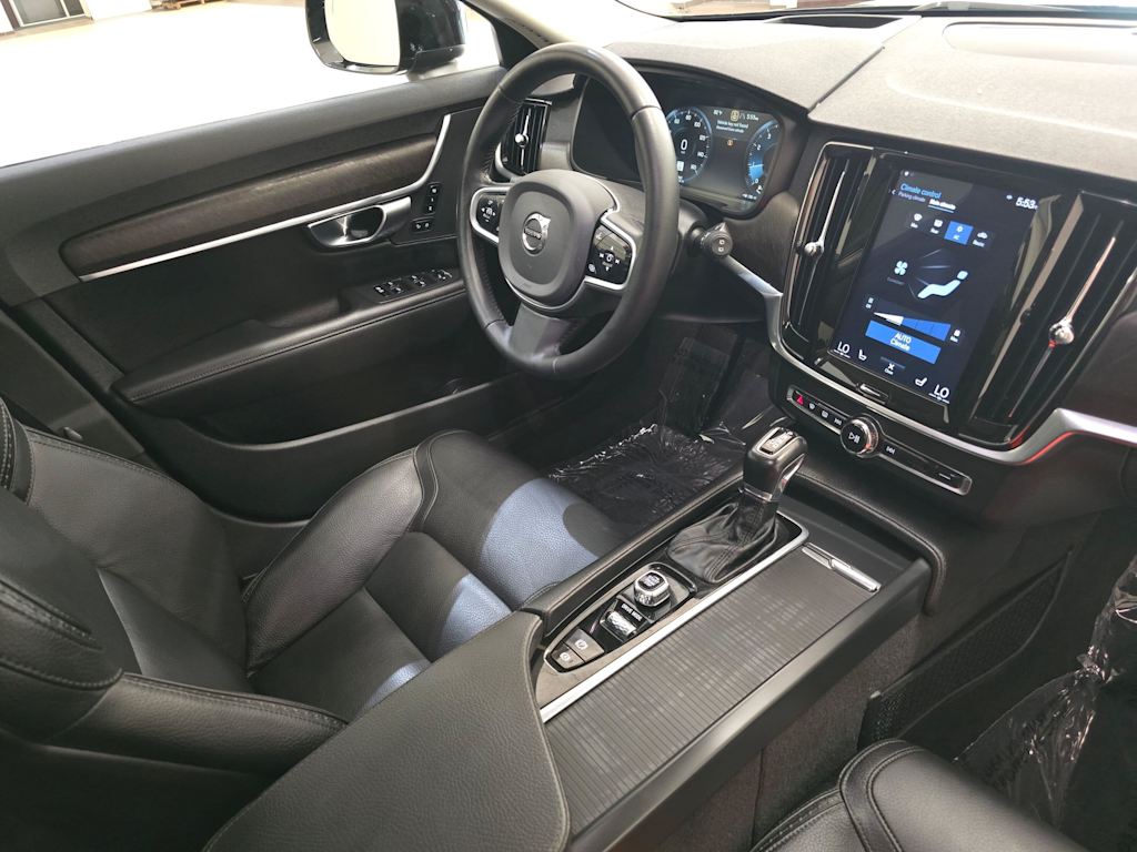 Thumbnail: 2019 Volvo V90 - 33