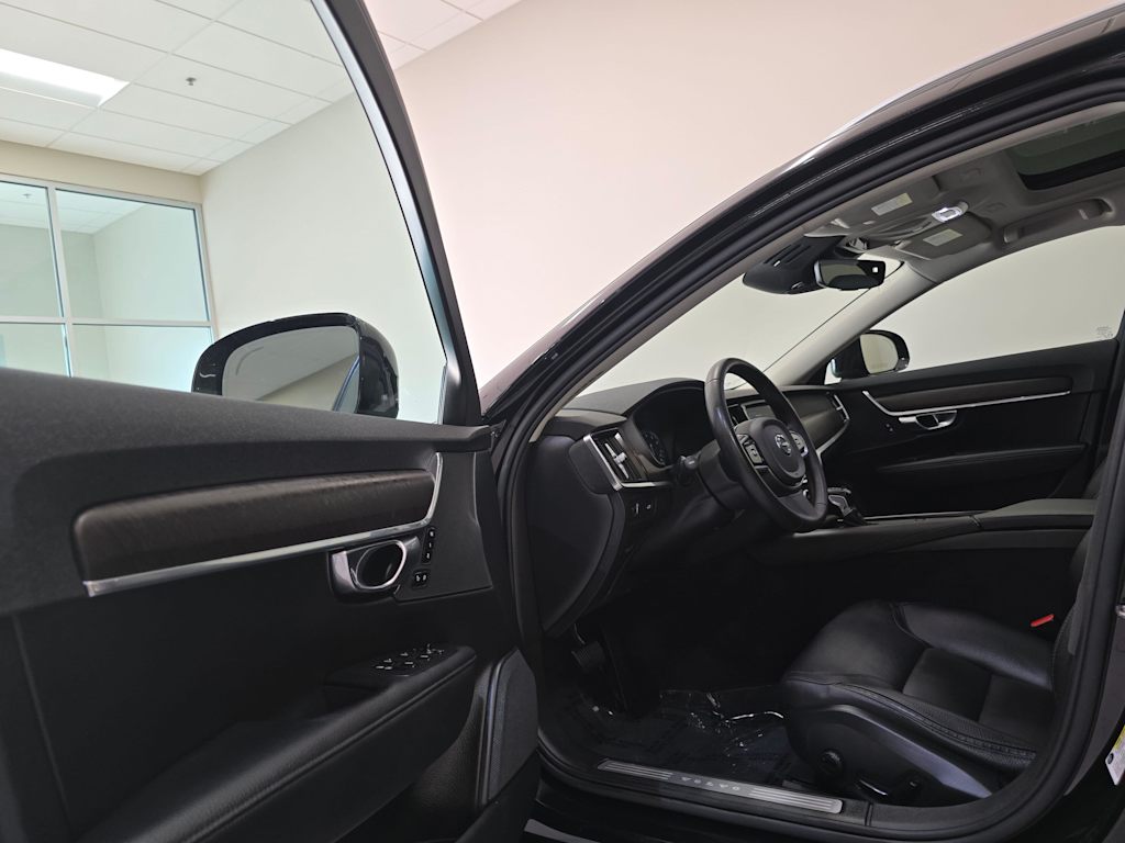 Thumbnail: 2019 Volvo V90 - 15