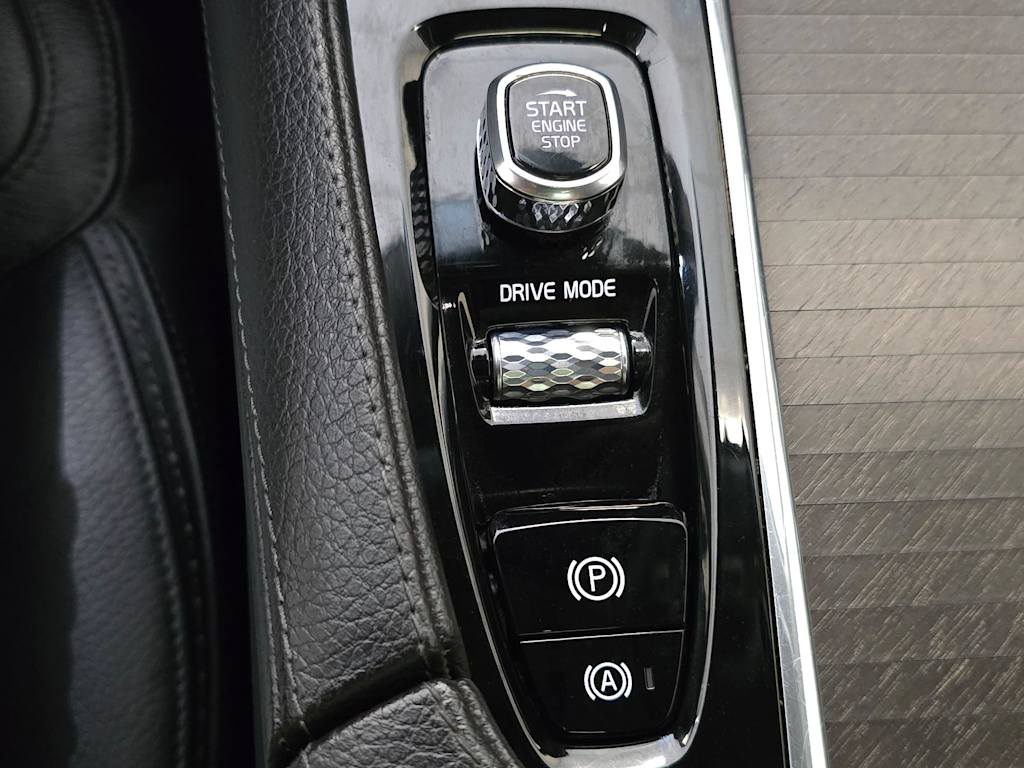 Thumbnail: 2020 Volvo V90 - 25