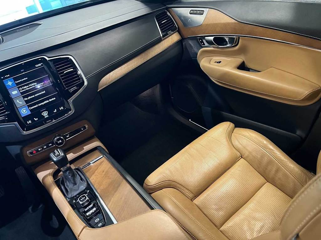 Thumbnail: 2017 Volvo XC90 - 16