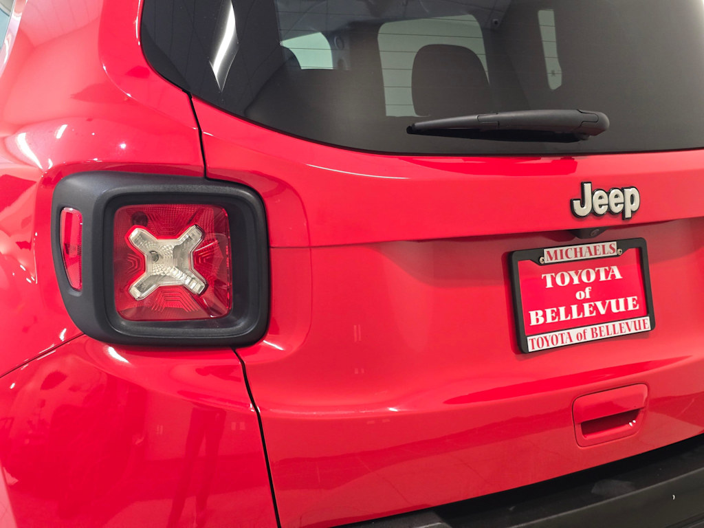 Thumbnail: 2018 Jeep Renegade - 20