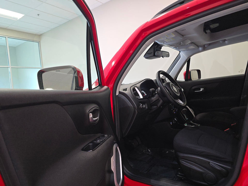 Thumbnail: 2018 Jeep Renegade - 13