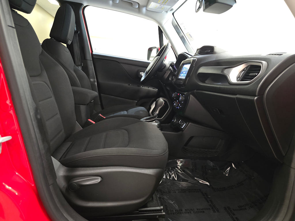 Thumbnail: 2018 Jeep Renegade - 10